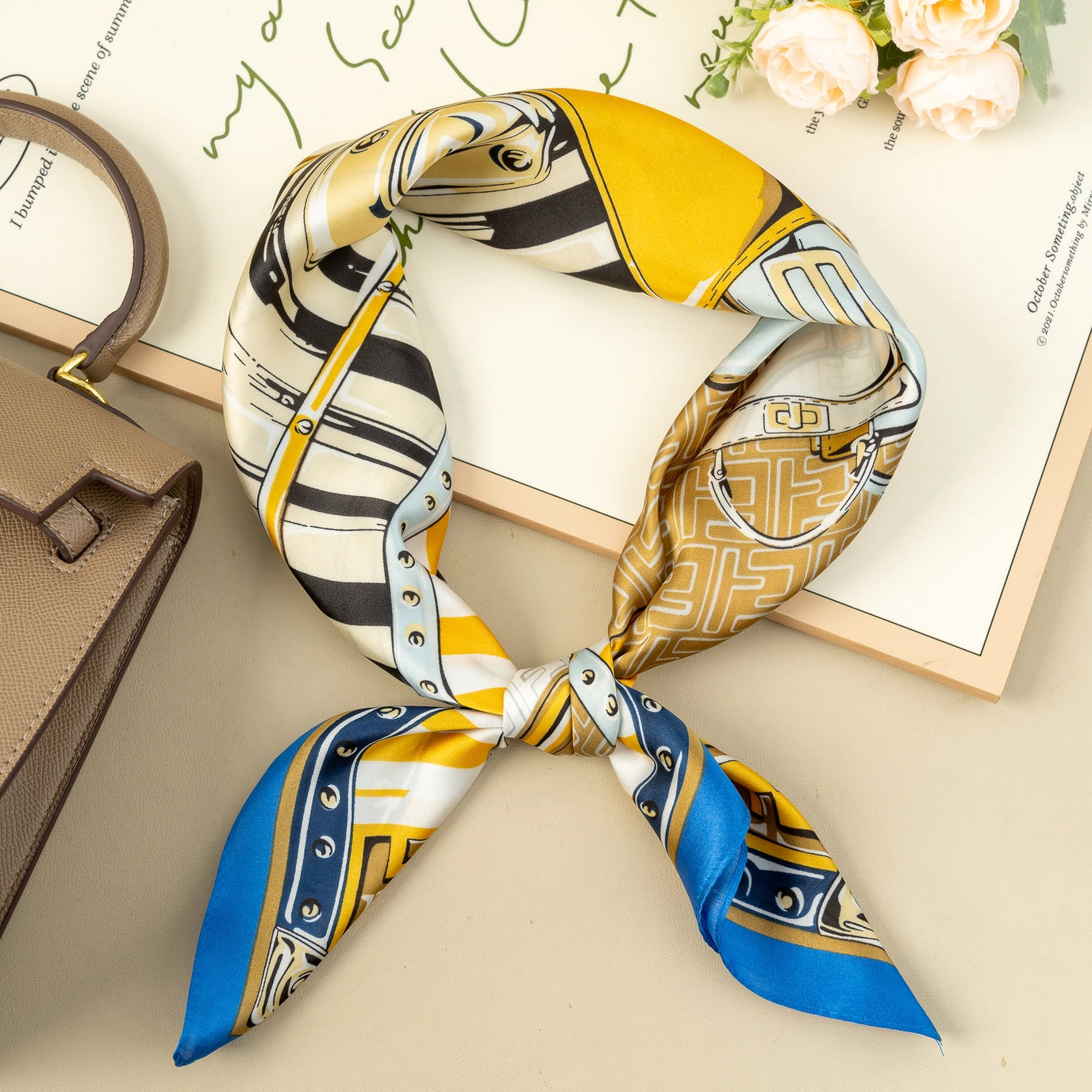 Foulard Carré Effet Soie Bleu 70X70 Motifs Elégants Colorés