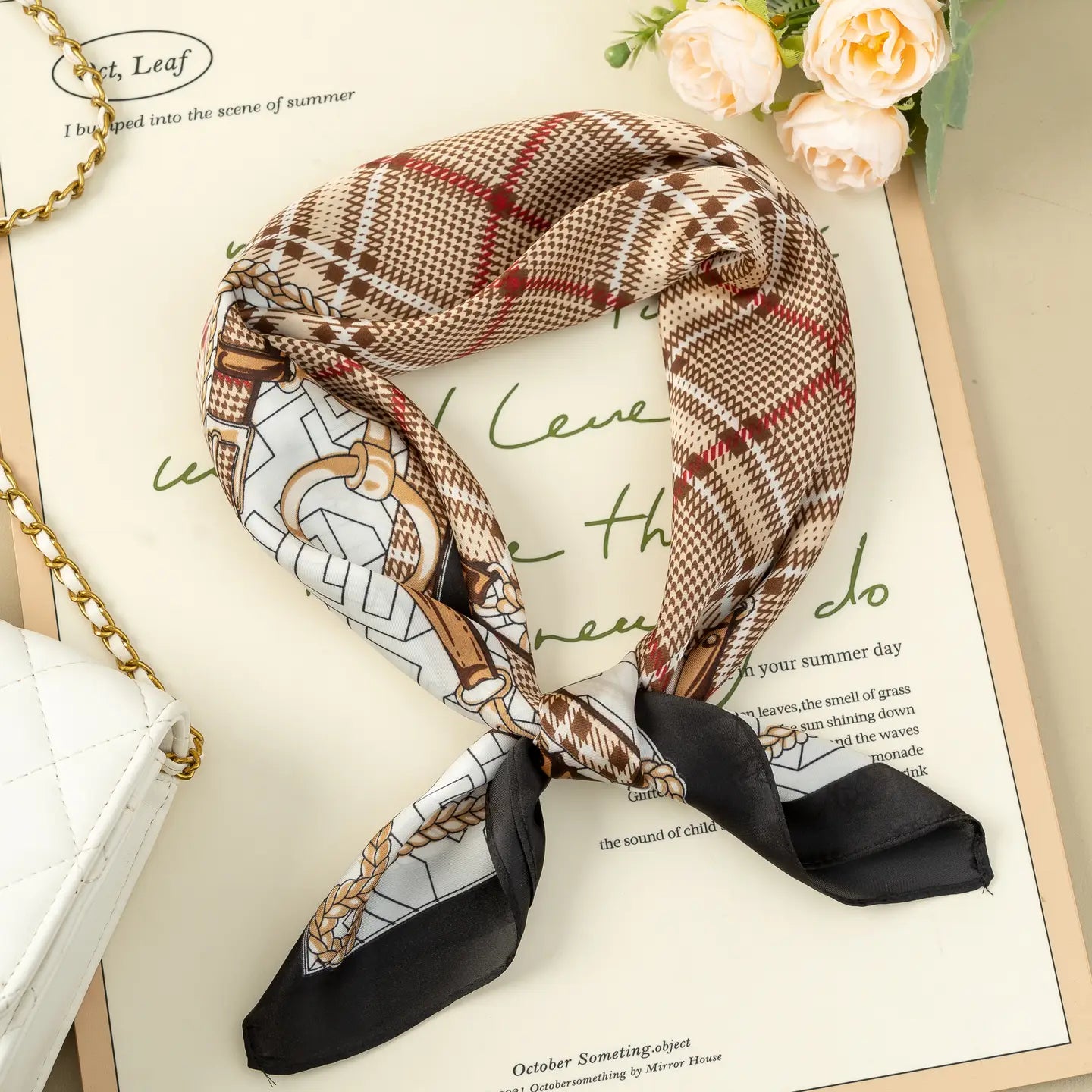 Foulard Noir 70X70 Motif Chaîne & Damier Effet Soie