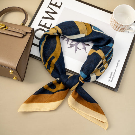 Foulard Graphique 90x90 Tons Bleu Moutarde Elégant Moderne