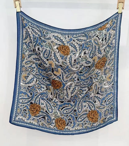 Foulard Carré Bleu Motif Graphique 70x70